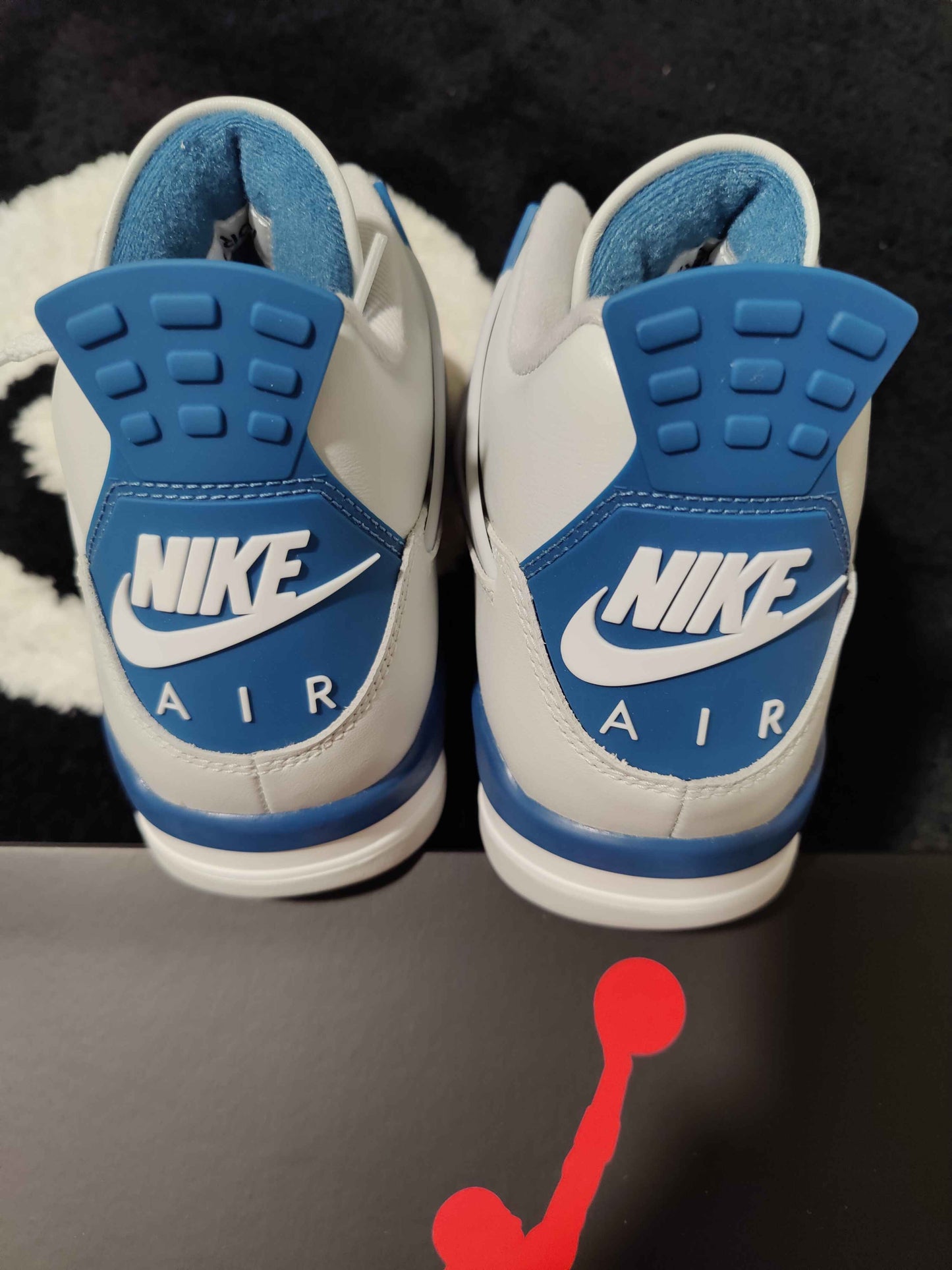 Jordan 4 Retro Military Blue (2024)