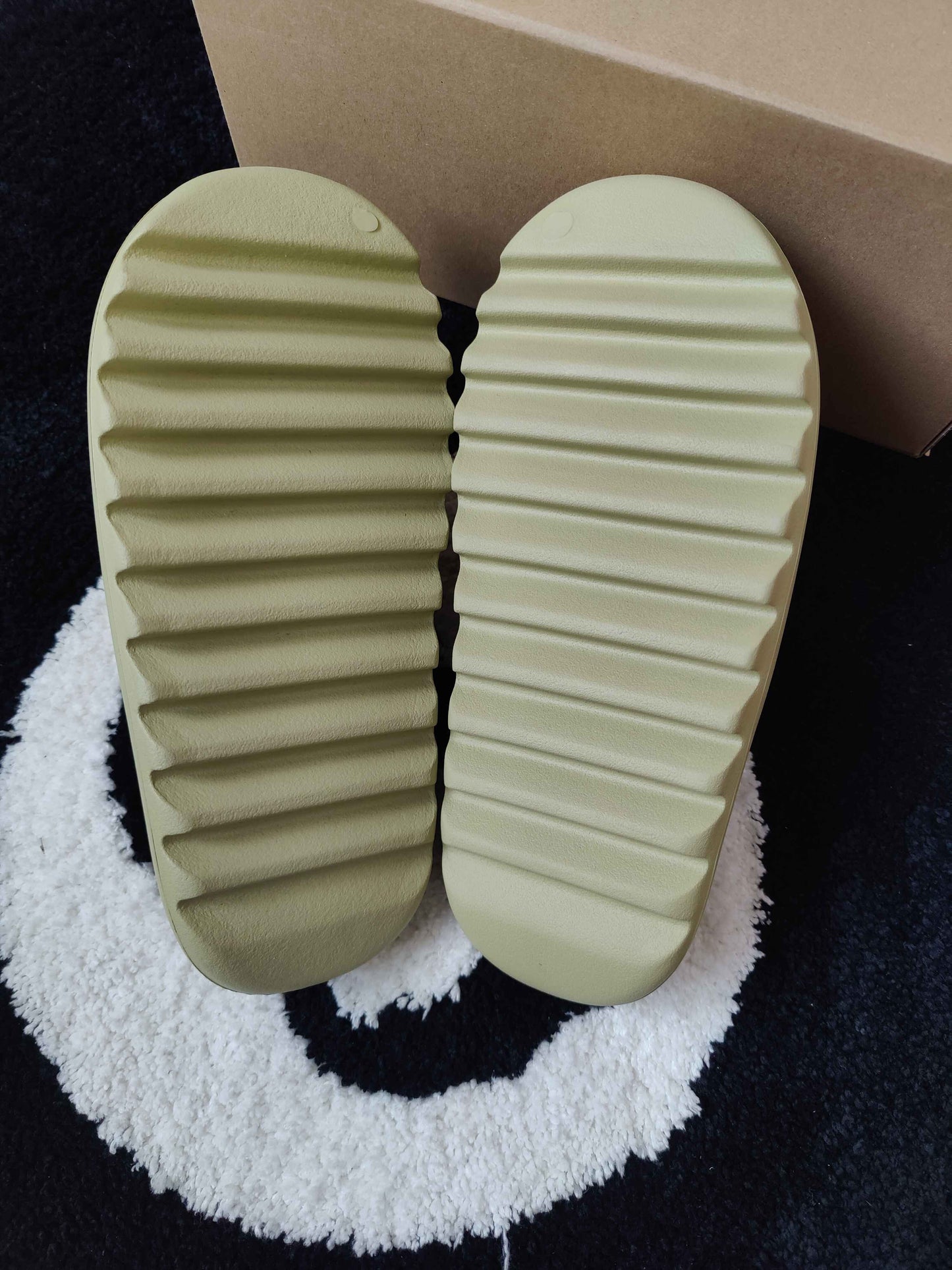 adidas Yeezy Slide Resin