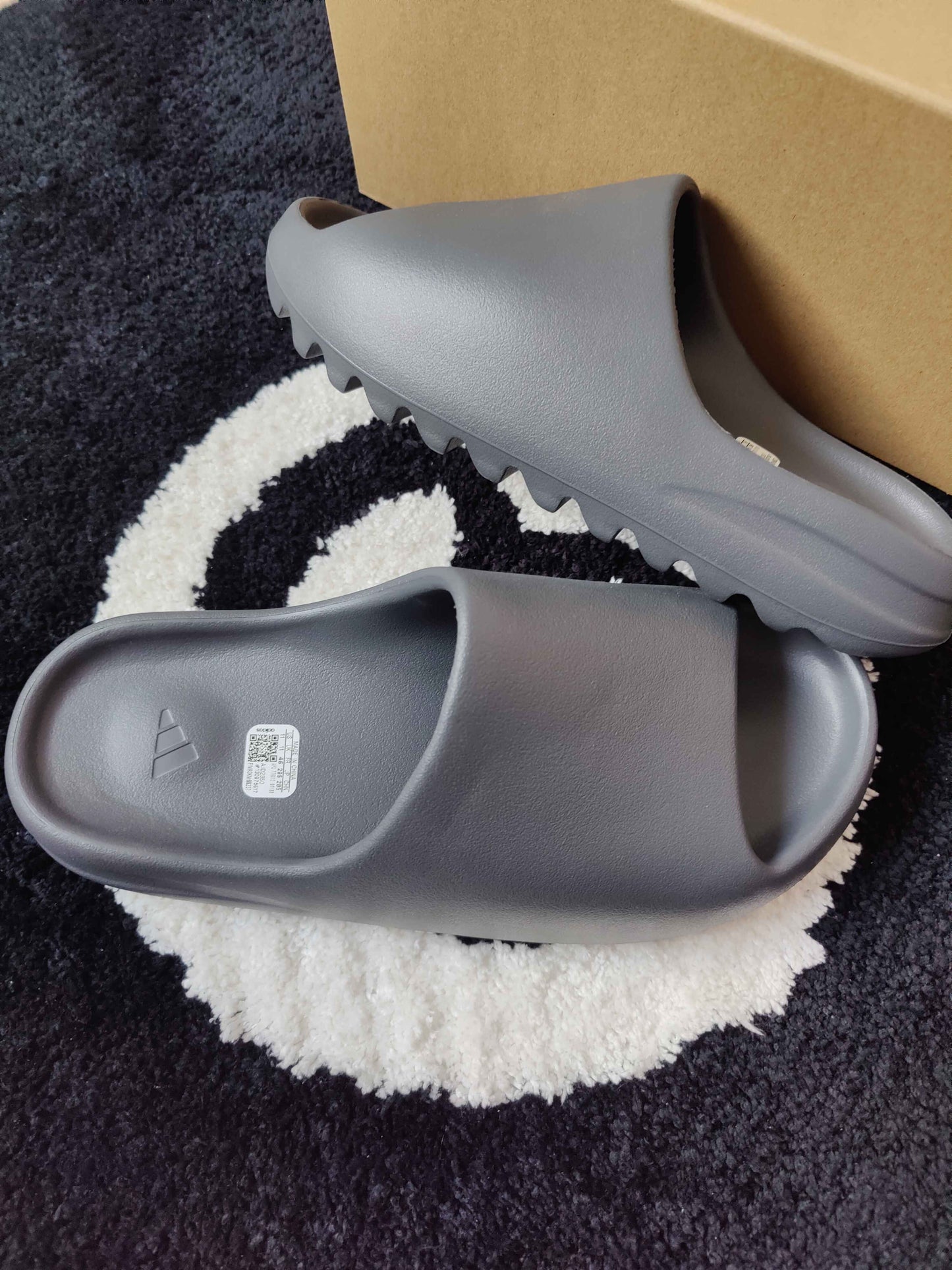 adidas Yeezy Slide Slate Grey