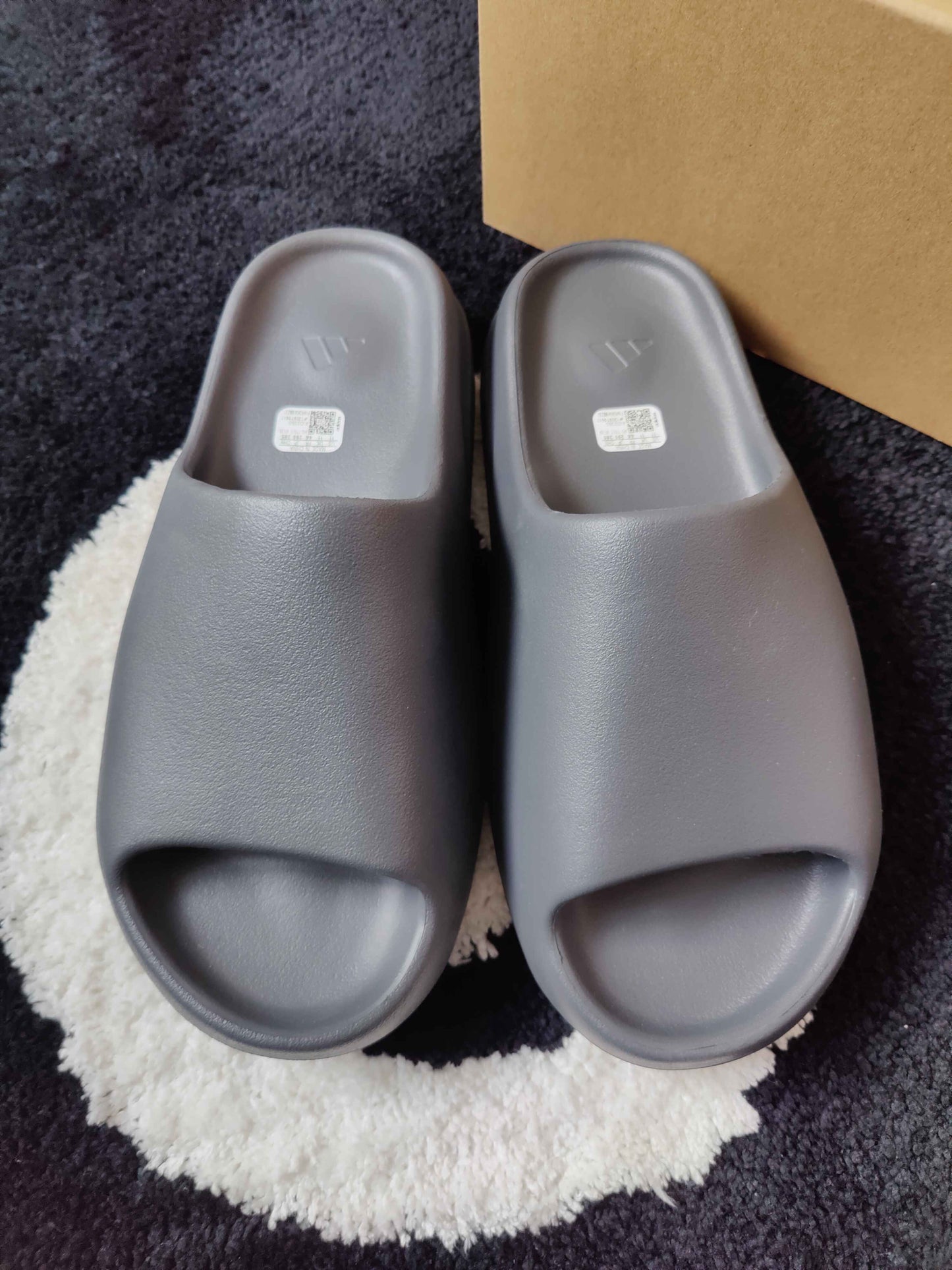 adidas Yeezy Slide Slate Grey